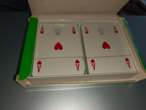 Due vecchi mazzi carte dal - vecchi,